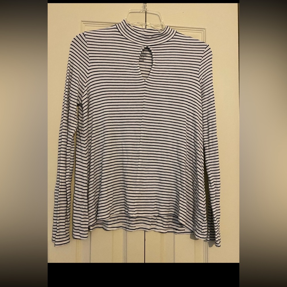 Soft and sexy American Eagle Long Sleeve rib shirt